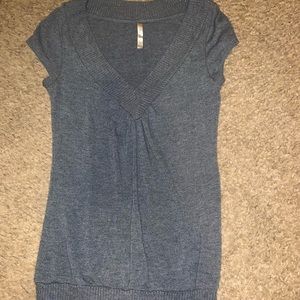 Women’s sweater vneck top